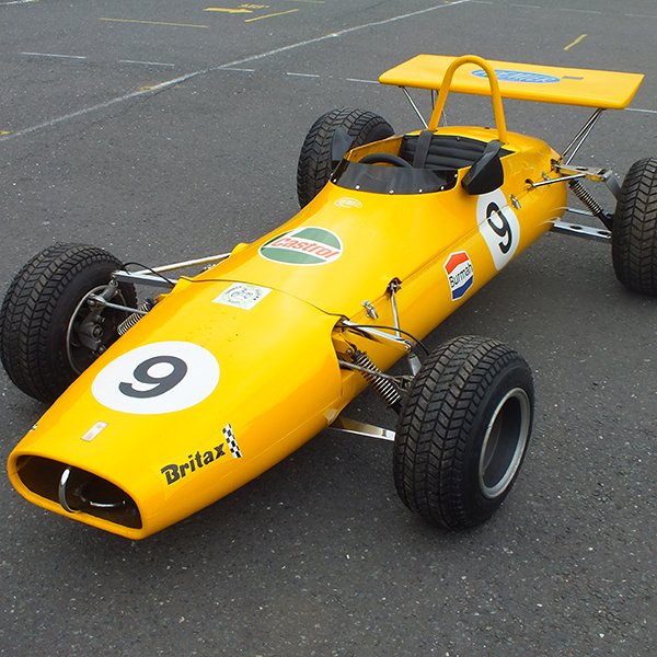 Bidders ‘on the grid’ as rare child’s Jomoro racing car looks set to fetch £4,000 – £8,000 at auction