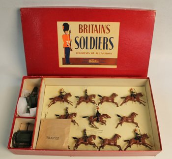 Lot 360 - a BRITAIN&rsquo;S BOXED SET (NO 9419) ROYAL HORSE ARTILLERY GUN AND TEAM which sold for &pound;176.25